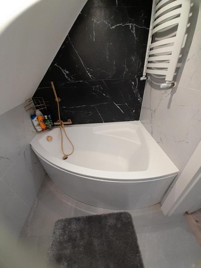 Domek Pod Brzozami Z Jacuzzi ,Grillem I Tarasem Przemyśl Exteriör bild